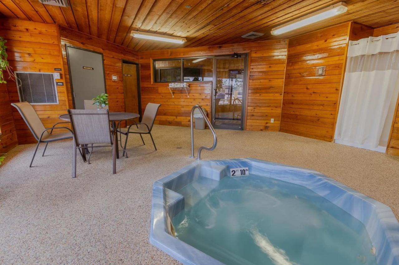 Thunderbird Lodge Мітчелл Екстер'єр фото